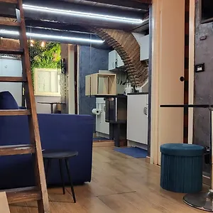 https://la-perla-nera.it-romehotels.com